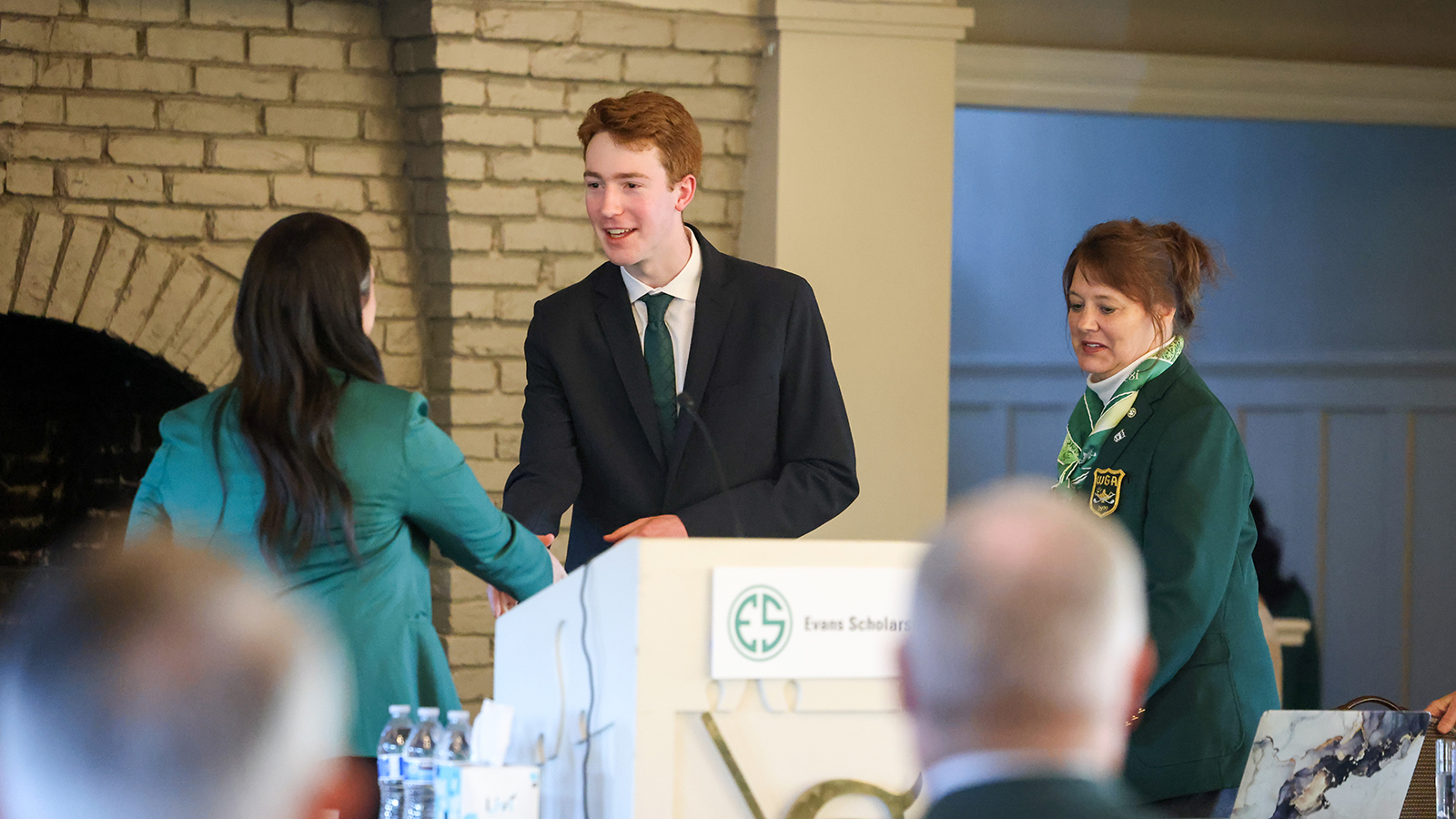 Full college scholarships awarded to four student caddies from state of Washington