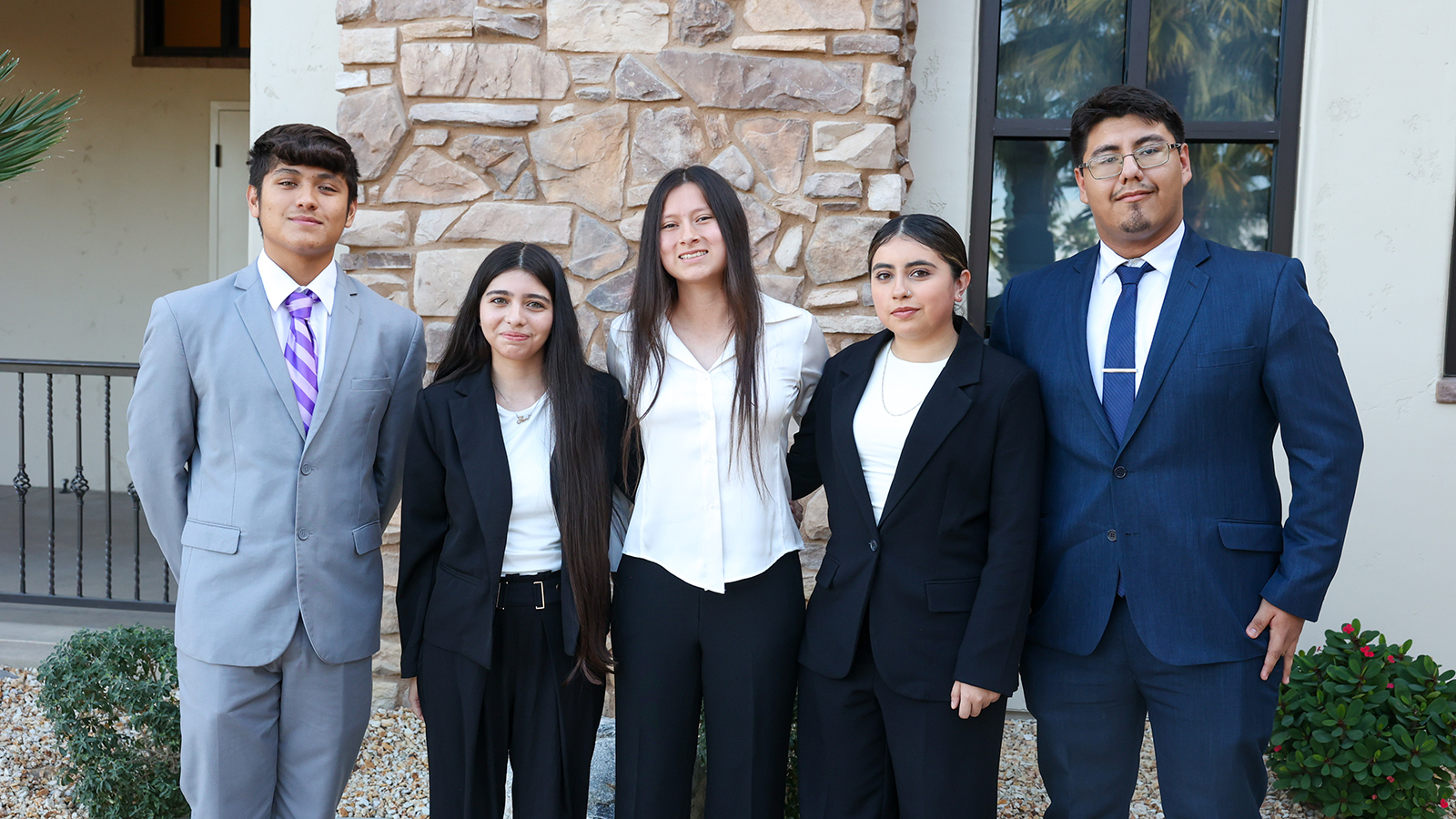 Five Los Angeles-area students earn full college scholarships for caddying